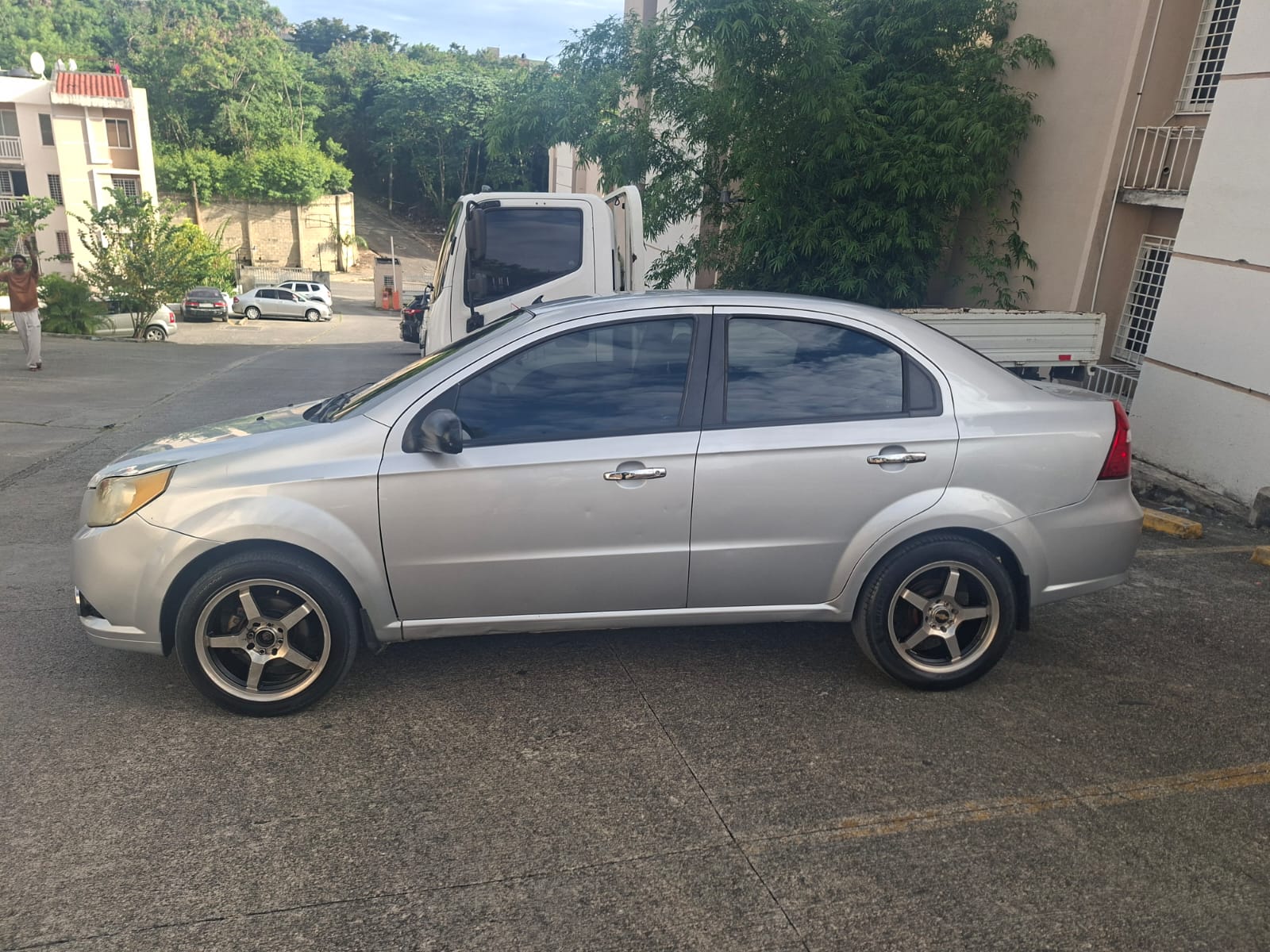 Shevrolet aveo — foto 2