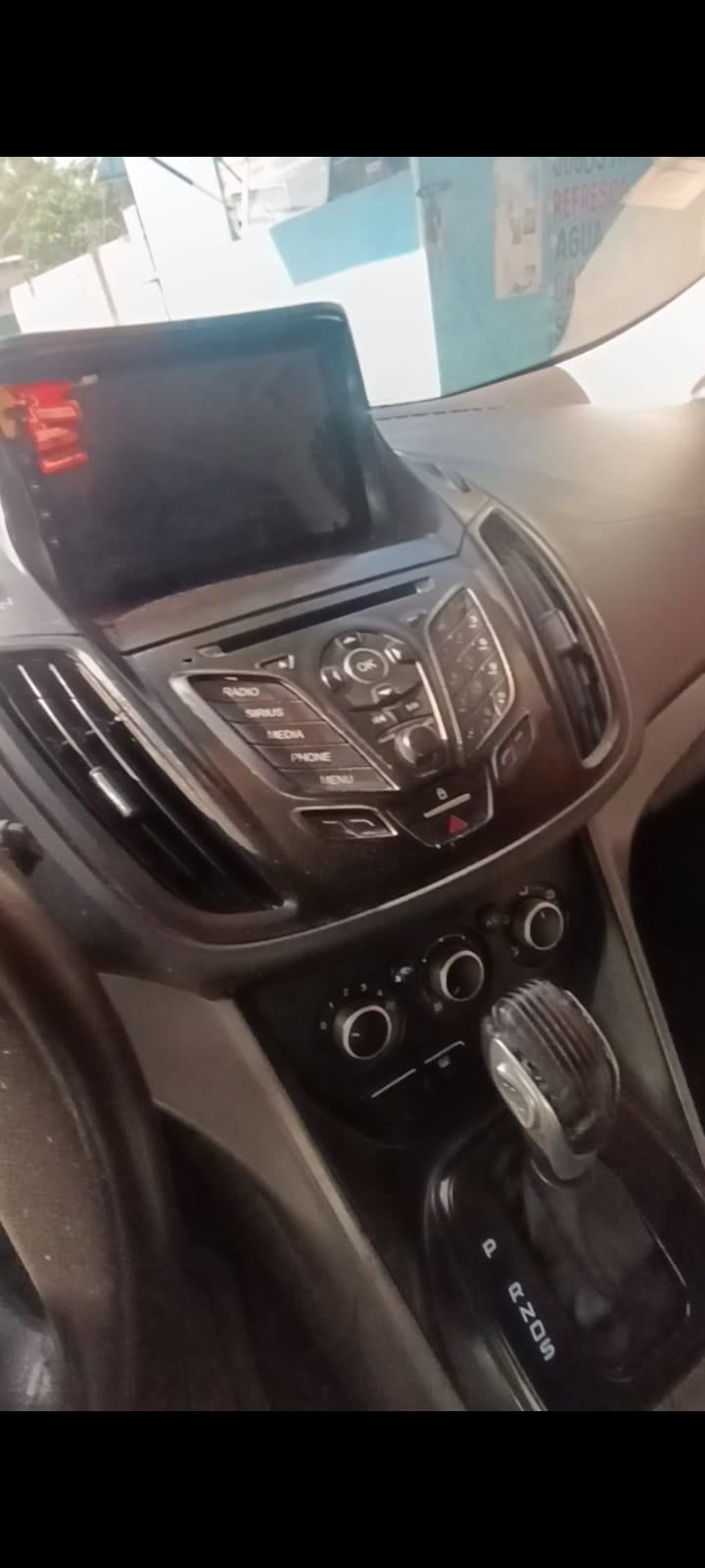 Ford Escape — foto 4